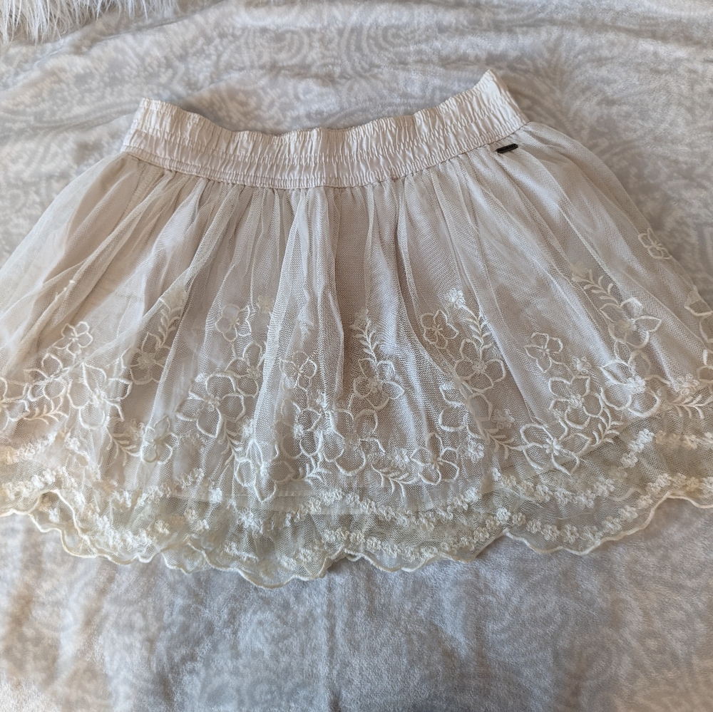 Hollister. Size M. Mini Skirt